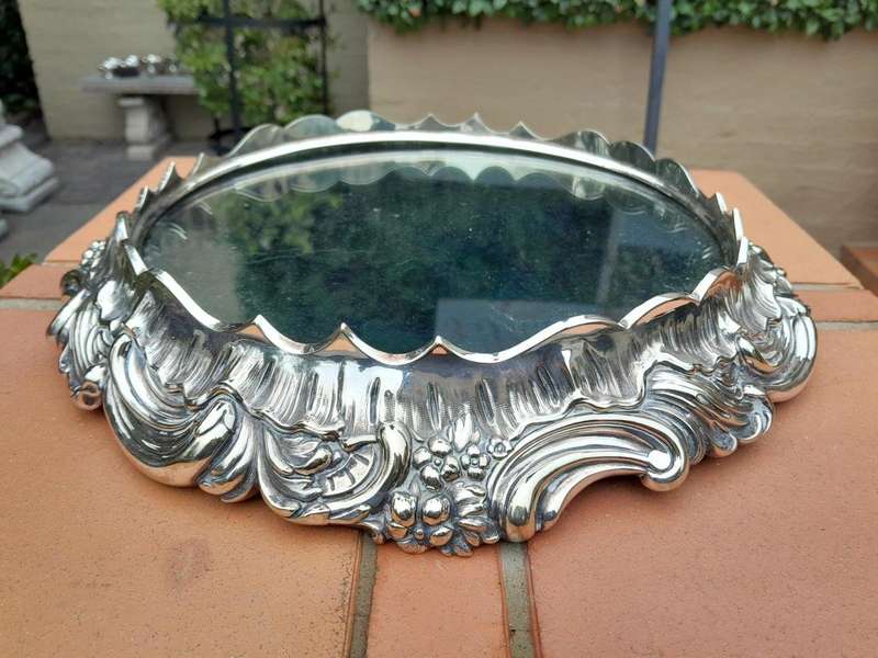 A Victorian Electroplated Silver Mirror Plateau Cake Stand