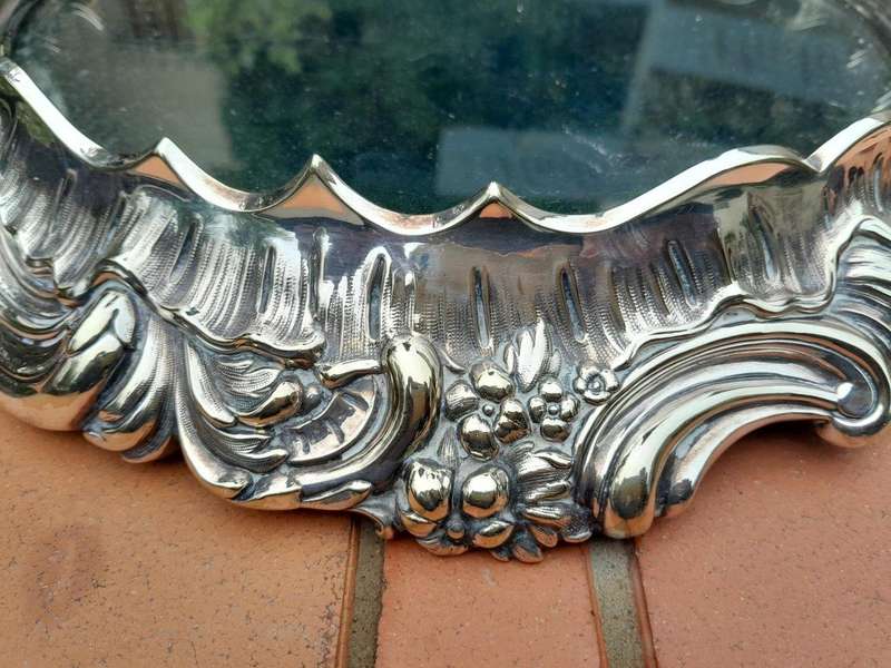 A Victorian Electroplated Silver Mirror Plateau Cake Stand