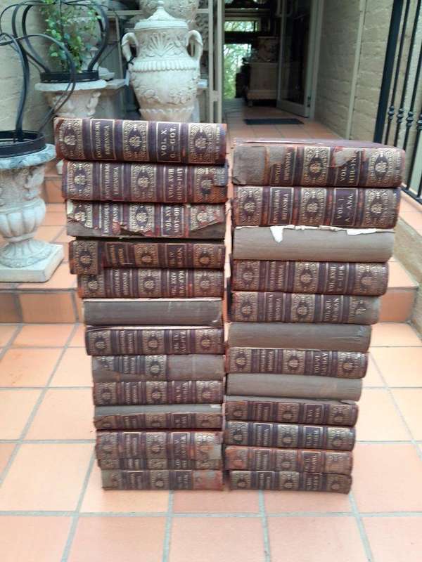 An Antique Set Of Twenty-Five (25) Books With Index Circa Late 1870s 9th Edition Encyclopaedia ...