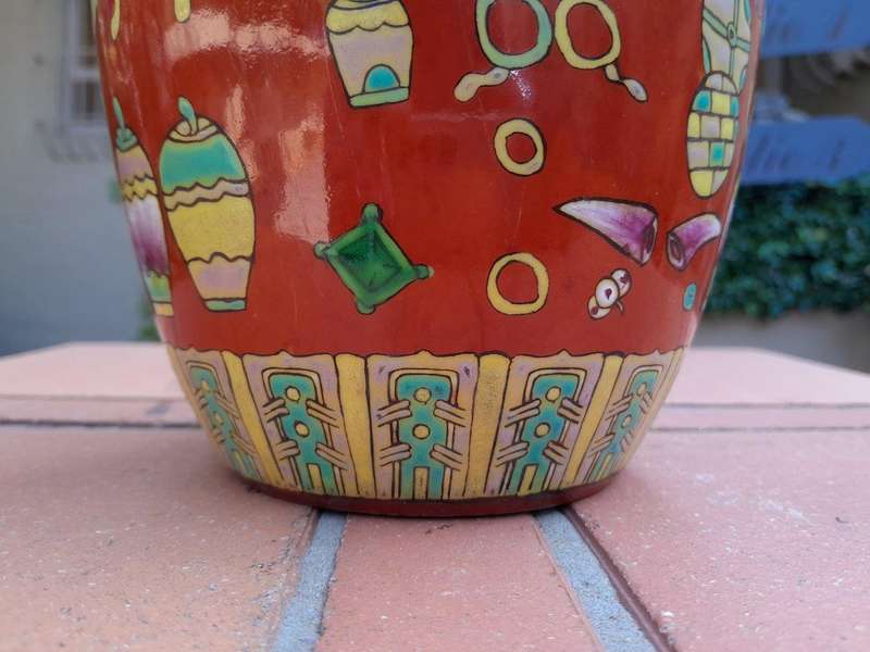 A Pair of Chinese Porcelain Ginger Jars with Lids 