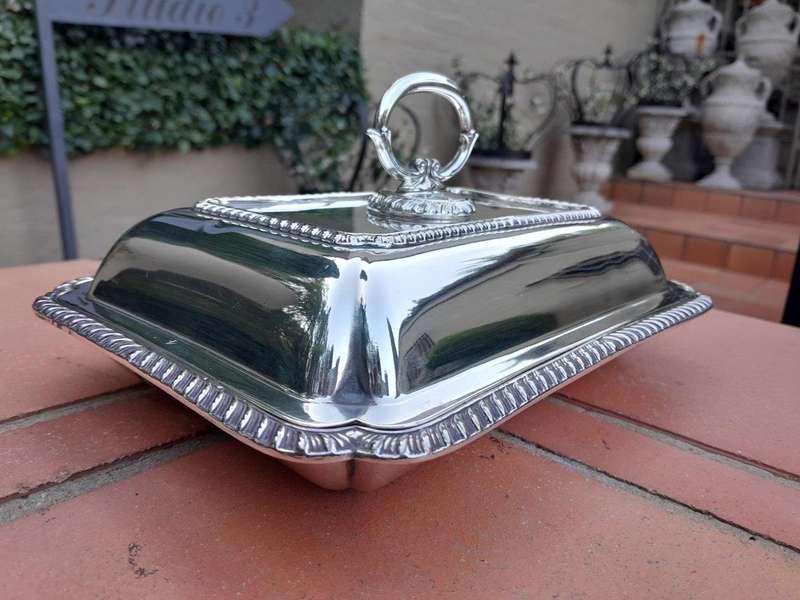 A 20th Century Electroplate Entrée Dish