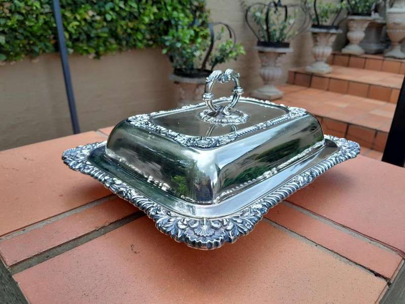 A 20th Century Silver Plated Entrée Dish