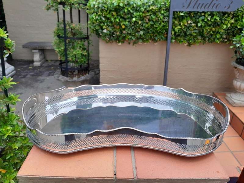 An Antique 20th Century Gallery Tray 