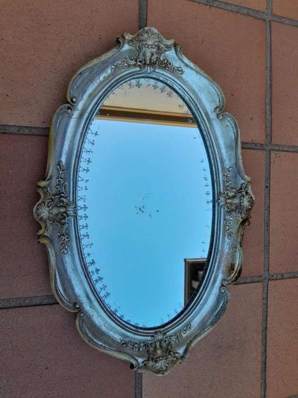 A 20th Century French Style Carved Mirror Gilt Champagne Finish