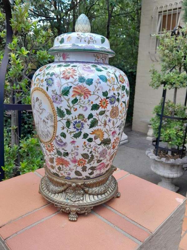 A Late 20th Century Chinese Export Porcelain Vase With Lid With Wong Lee Stamp and Gilt Metal Base