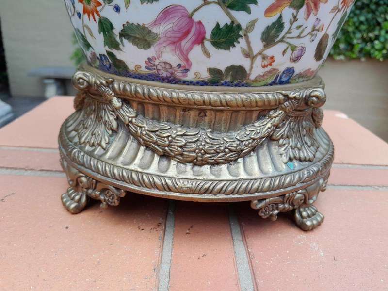 A Late 20th Century Chinese Export Porcelain Vase With Lid With Wong Lee Stamp and Gilt Metal Base