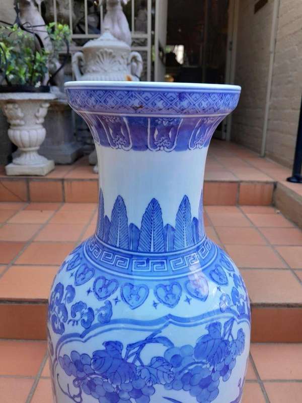 A 20th Century Chinese Blue / White Vase 