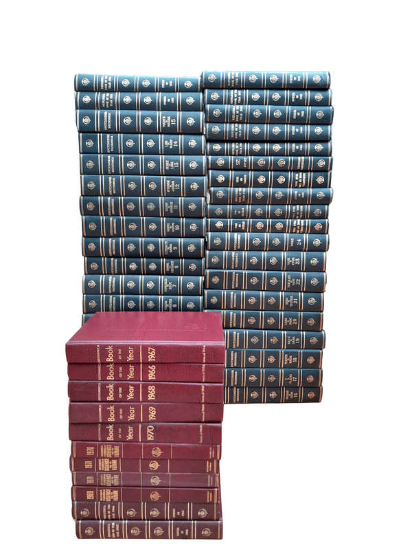 A Mid 20th Circa 1950s Encyclopaedia Brittanica English London Set 0f Volumes 1 to 25 with Addi...
