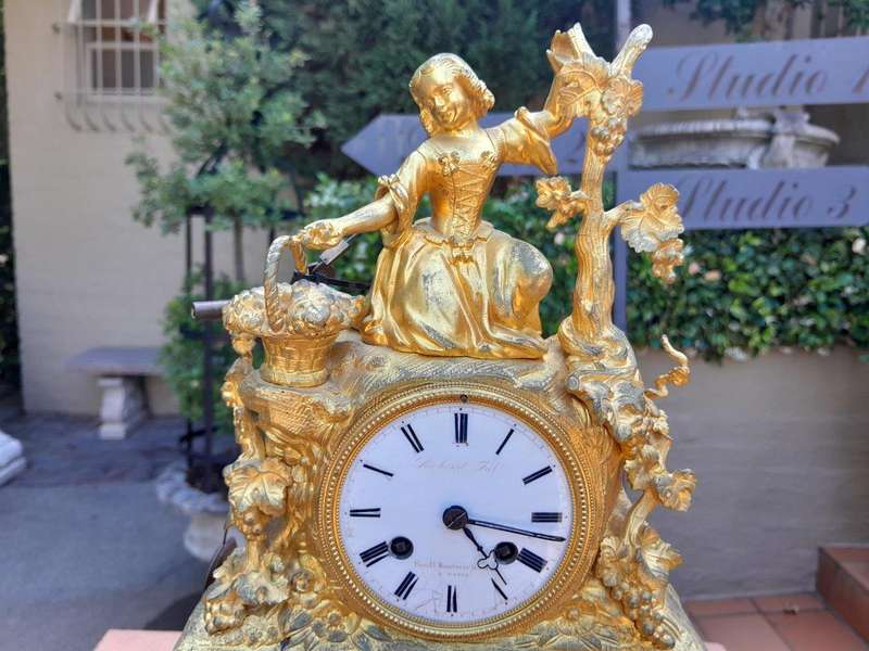 An Antique 19th Century French Gilt Spelter Clock with Pendulum and Key in Working Condition