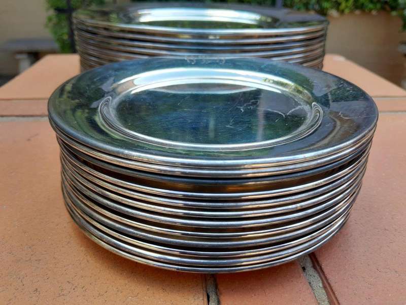 A 20th Century Set of 24 x  Hartford-Sterling Underplates with HRH Engraved Consisting 12 x Dinn...