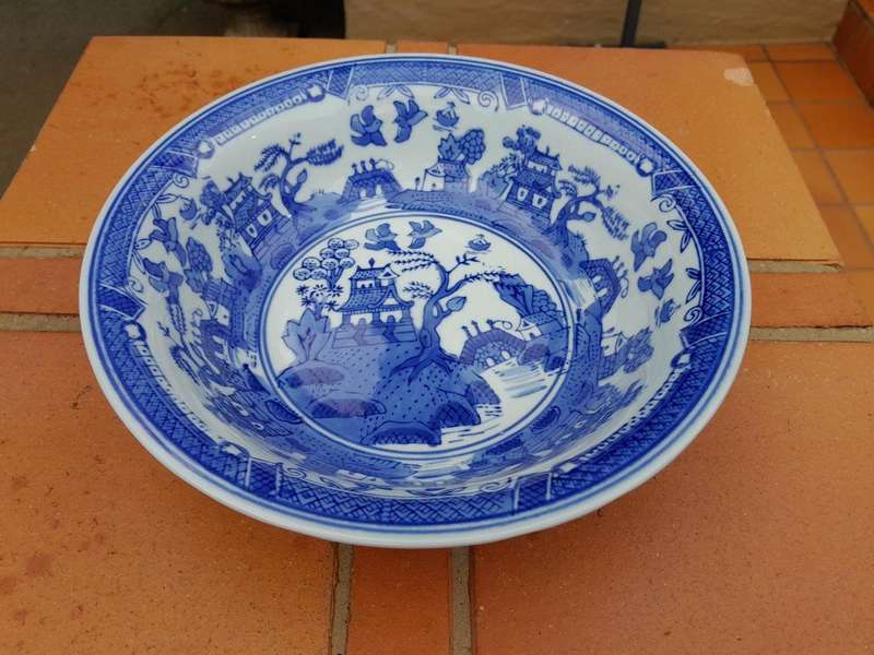 An Antique English Blue / White Hand-painted Bowl