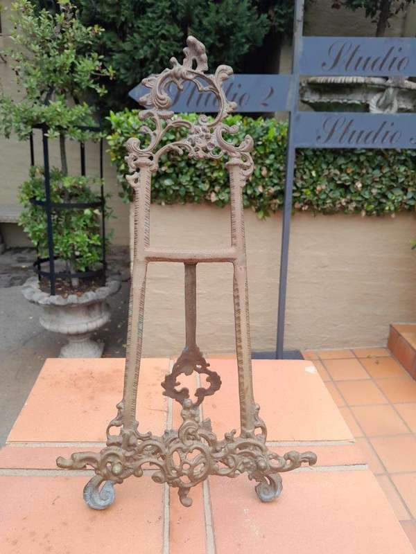 An Ornate Floral Carved Victorian Style Brass Picture, Book / Plate Easel
