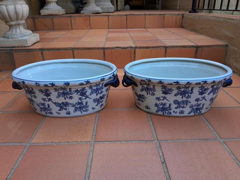 A Pair Ofr Blue / Off White Planters