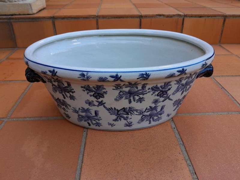 A Pair Ofr Blue / Off White Planters