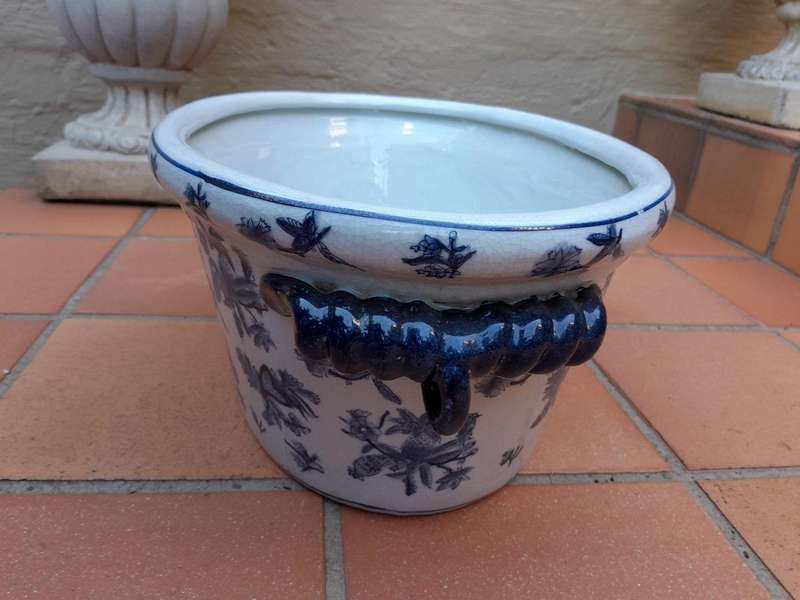 A Pair Ofr Blue / Off White Planters