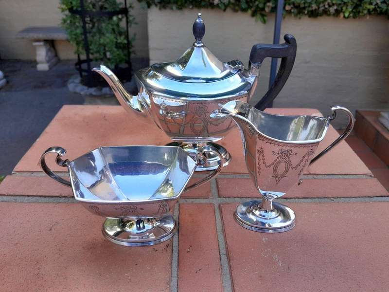 A 20th Century Art-Deco Style 3 Piece Tea / Coffee Set