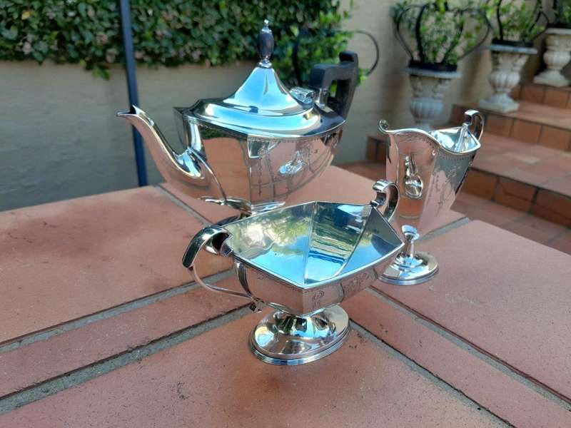 A 20th Century Art-Deco Style 3 Piece Tea / Coffee Set