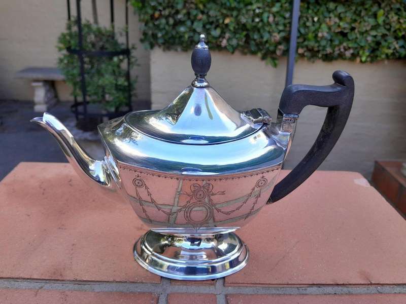 A 20th Century Art-Deco Style 3 Piece Tea / Coffee Set