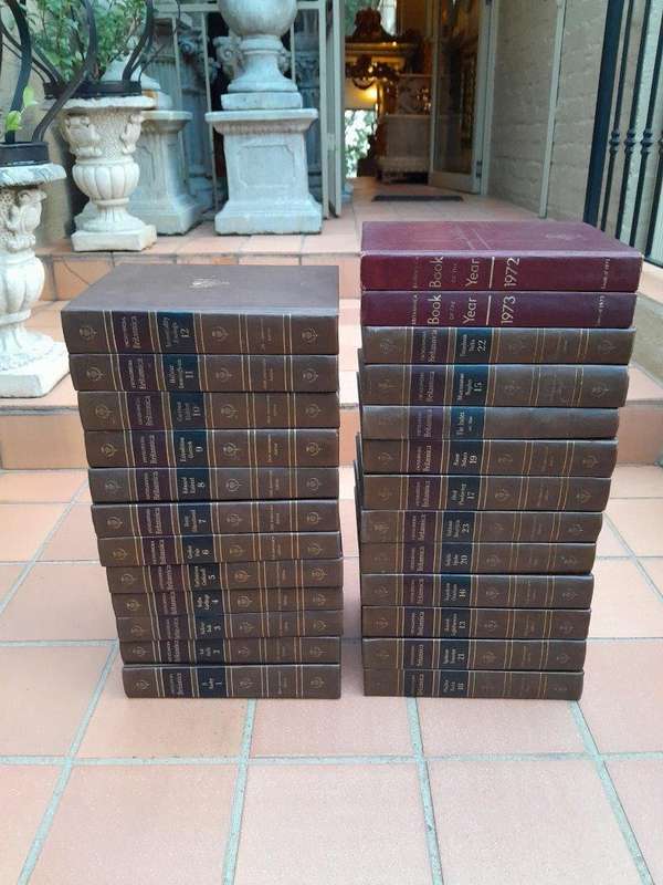 A 20TH Century Set of Enclopedia Brittanica Consisting of Twenty Six Books Including the Index an...
