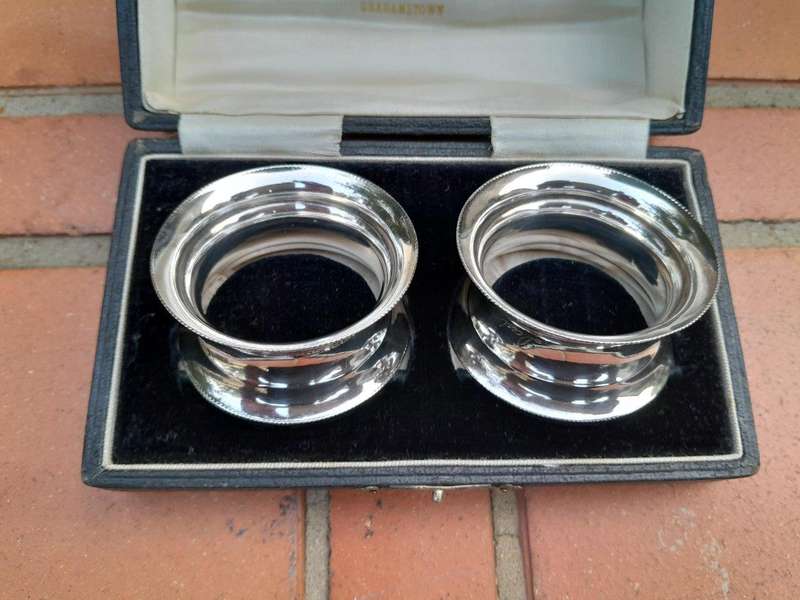 An Antique Circa 1924 George V  Birmingham Pair Of Silver Napkin / Serviette Rings In Original Bo...