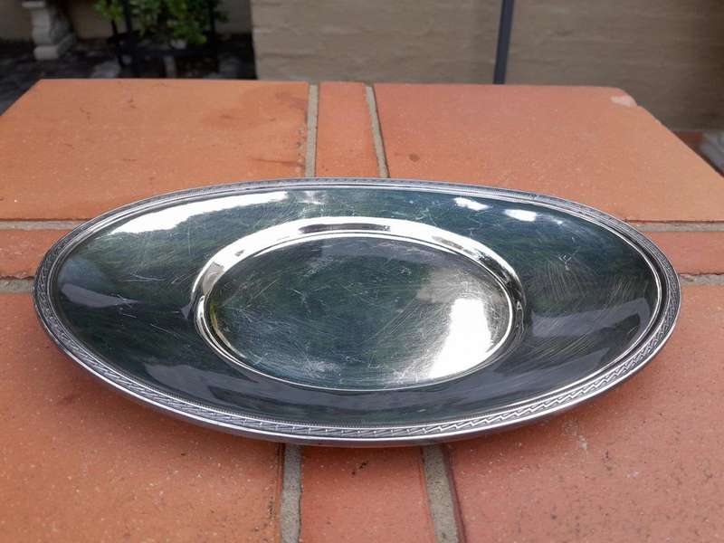 A 20th Century Sheffield Silver Plate Gravy / Sauce Boat With Matching Underplate By Mappin & Webb