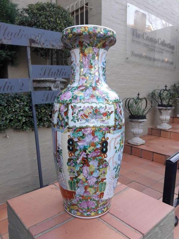 A 20th Century Tall Famille Rose Mandarin Vase