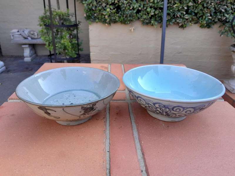 An Antique Set Of Two Ming Dynasty ( 1364-1644)Porcelain Bowls 