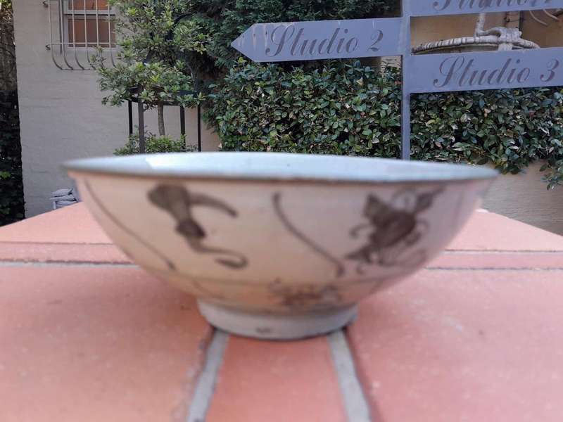 An Antique Set Of Two Ming Dynasty ( 1364-1644)Porcelain Bowls 
