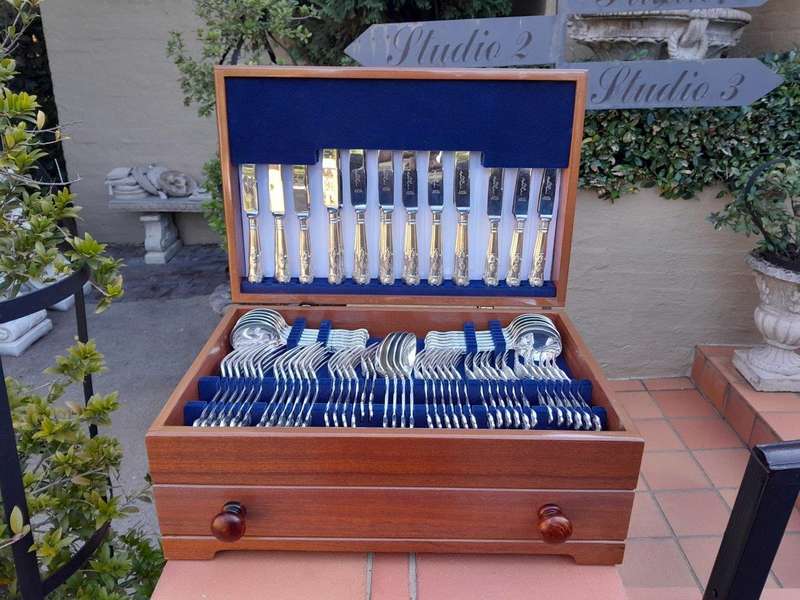 An Antique Early 20th Century English  /  London Kings Pattern Twelve Place Cutlery Set In Cantee...