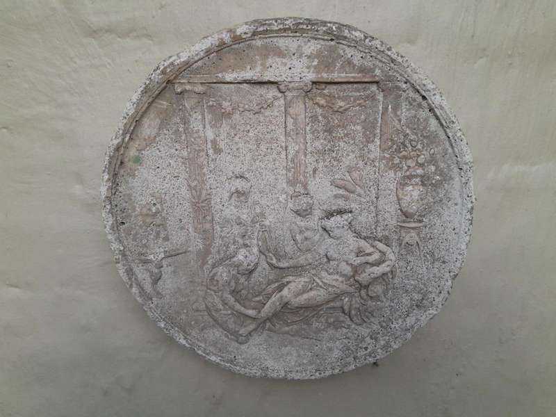 A Concrete Relief Round Plaque Sculpture Of Greek Classical Figures