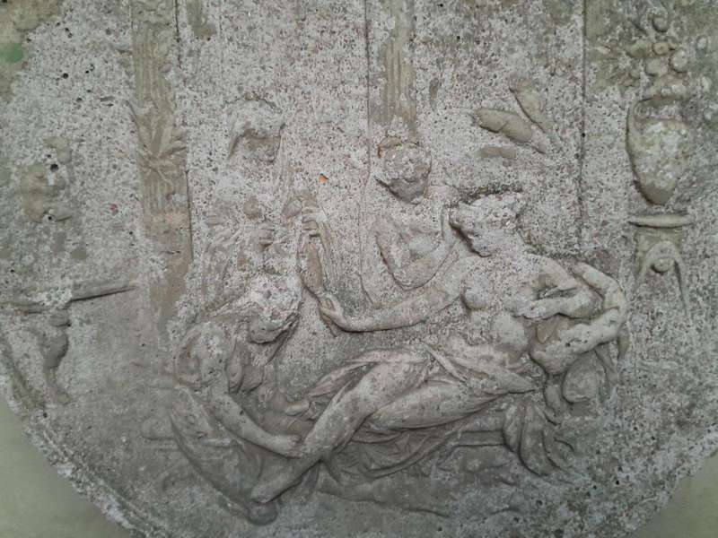 A Concrete Relief Round Plaque Sculpture Of Greek Classical Figures