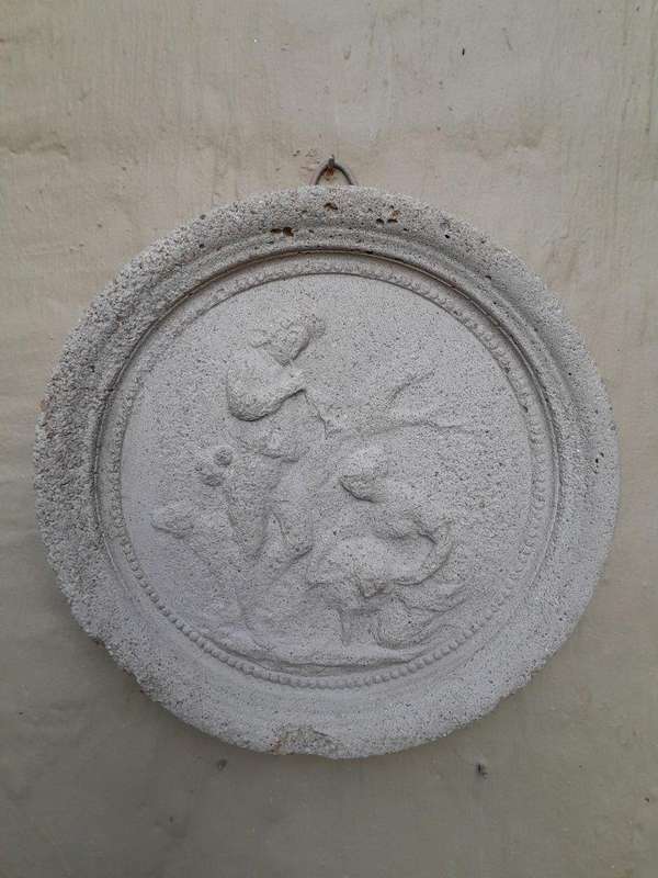 A Concrete Relief Round Plaque Sculpture Of Classical French Figurines