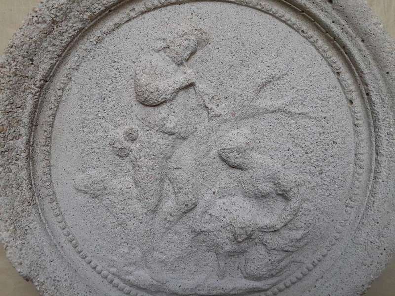 A Concrete Relief Round Plaque Sculpture Of Classical French Figurines