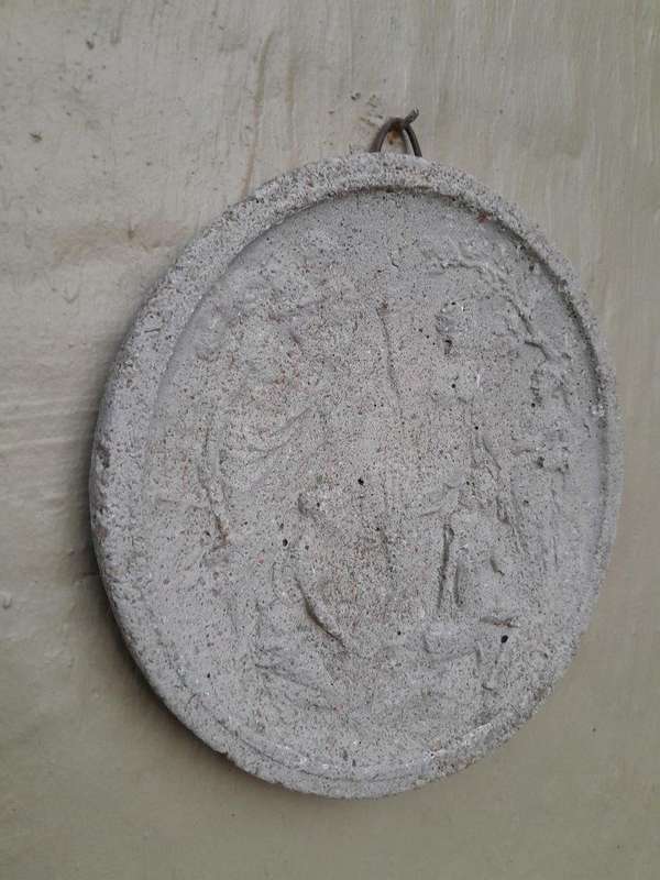 A Concrete Relief Round Plaque Sculpture Of Greek Classical Figures