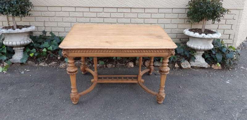 A Jacobean Bleached / Natural Wood Finish Oak Table With Ornate Carvings (4 Seater)