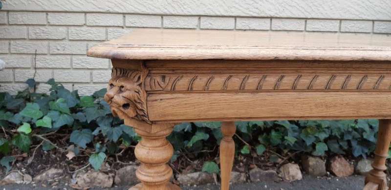 A Jacobean Bleached / Natural Wood Finish Oak Table With Ornate Carvings (4 Seater)