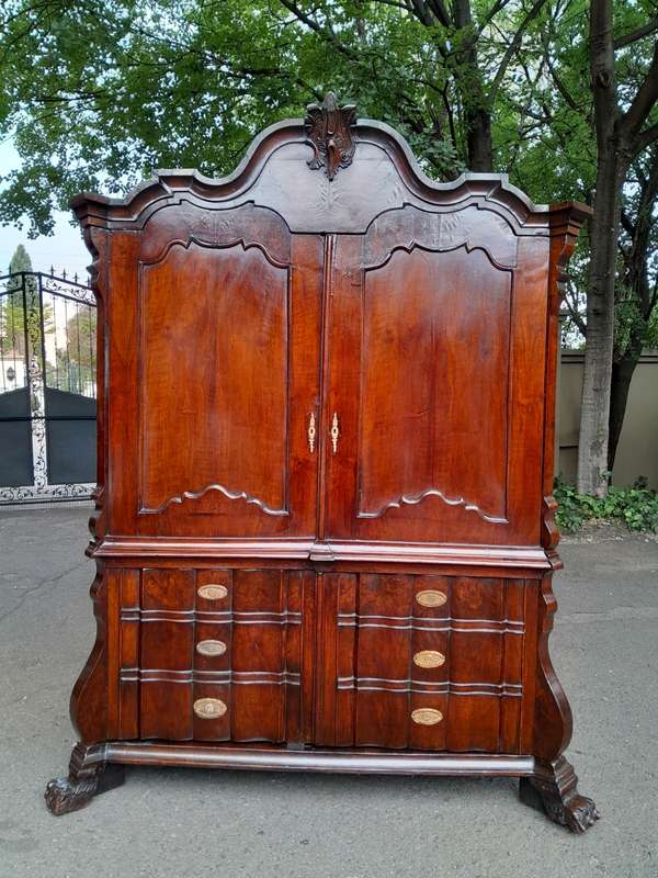 18th-century Dutch Walnut Armoire