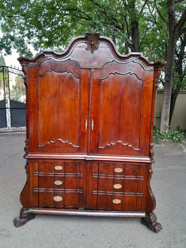 18th-century Dutch Walnut Armoire