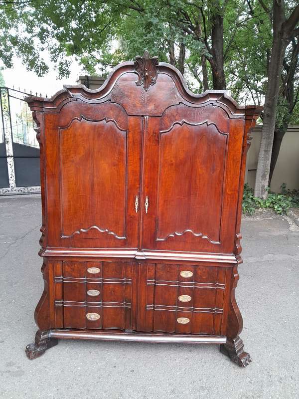 18th-century Dutch Walnut Armoire