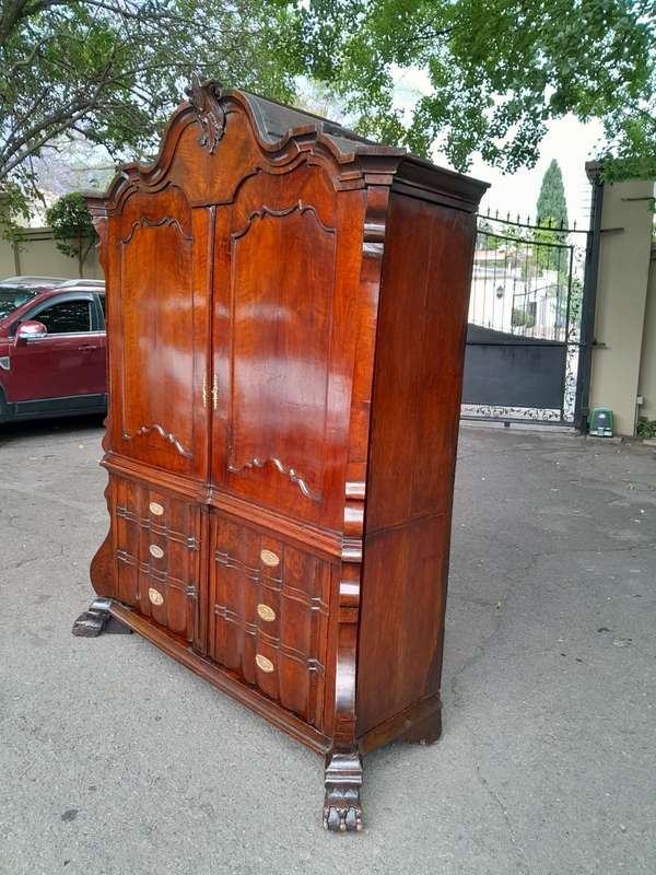 18th-century Dutch Walnut Armoire