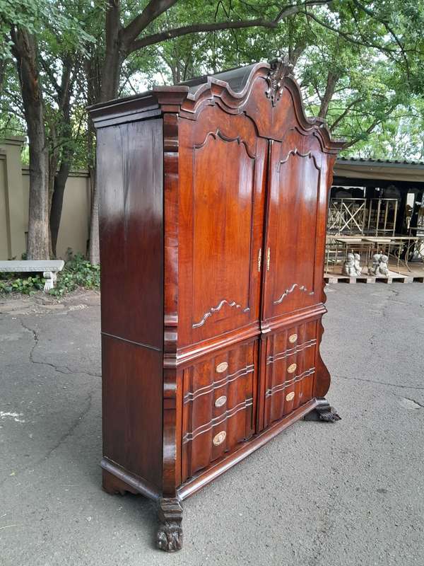 18th-century Dutch Walnut Armoire