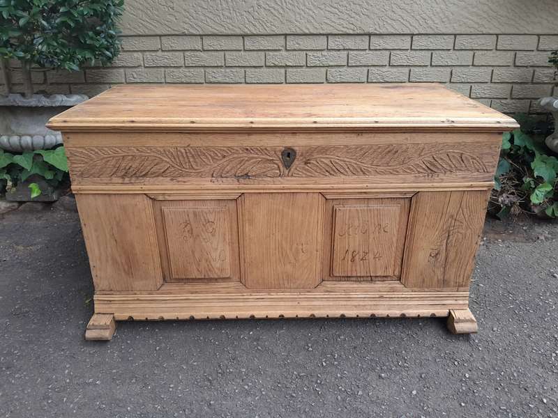 An Antique 19h Century Circa 1824 Carved Oak Wood Kist (Could be used as a Coffee Table) in a Ble...