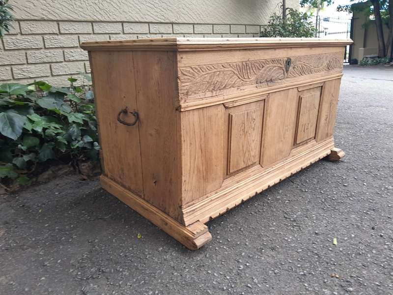 An Antique 19h Century Circa 1824 Carved Oak Wood Kist (Could be used as a Coffee Table) in a Ble...