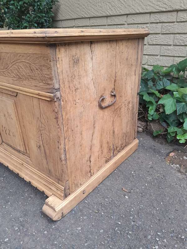 An Antique 19h Century Circa 1824 Carved Oak Wood Kist (Could be used as a Coffee Table) in a Ble...