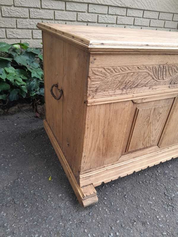 An Antique 19h Century Circa 1824 Carved Oak Wood Kist (Could be used as a Coffee Table) in a Ble...