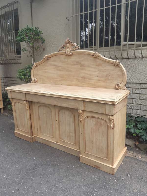 Bleached / Natural Wood Finish Mahogany Carved 4 Door Chiffonier