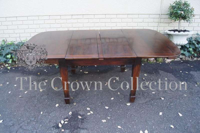 Vintage Mahogany Extension Dining Table (8-Seater)