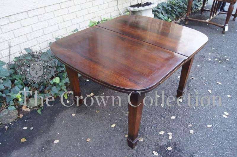 Vintage Mahogany Extension Dining Table (8-Seater)