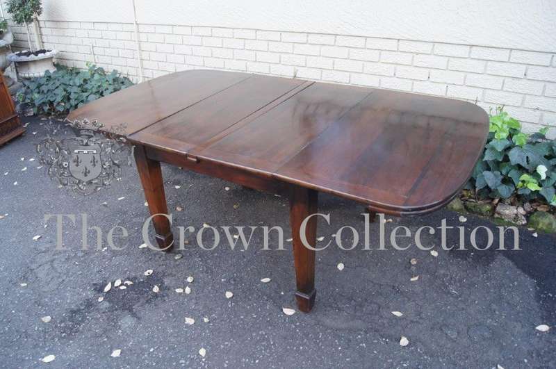 Vintage Mahogany Extension Dining Table (8-Seater)