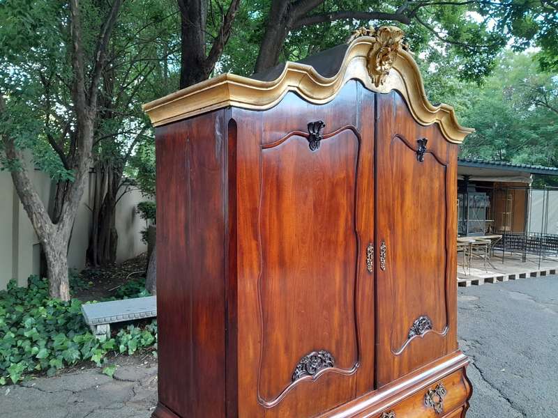 19th Century Burr Walnut Gabled Bombe Armoire in Rococo Taste, Dutch circa 1860